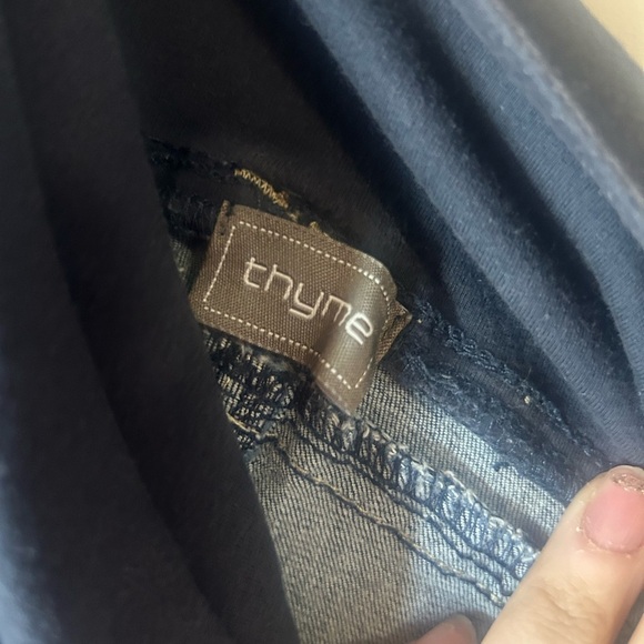 Thyme size XS Maternity Denim Short shorts. High stretchy support tummy support - Picture 6 of 7